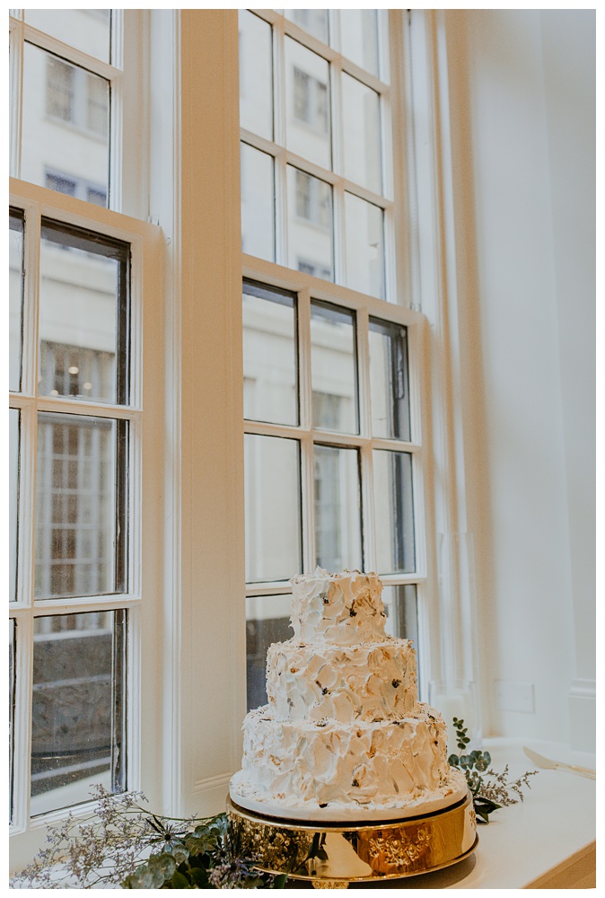 the wedding cake at Noelle Hotel in downtown Nashville, Boutique Luxury Downtown Nashville Hotel, Nashville Wedding Photographer, Nashville Photographer, Downtown Nashville hotel, modern Nashville hotel, Nashville Intimate Wedding, Nashville Micro wedding, Nashville Photographer, Nashville get-a-way, Non-traditional wedding dress, velvet tuxedo, non-traditional wedding, gold wedding dress